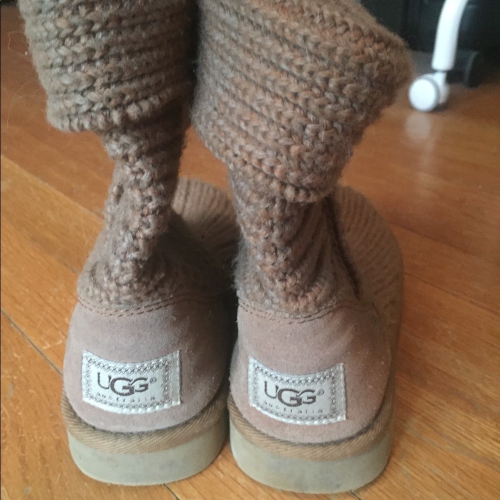 Light brown knit uggs size 7